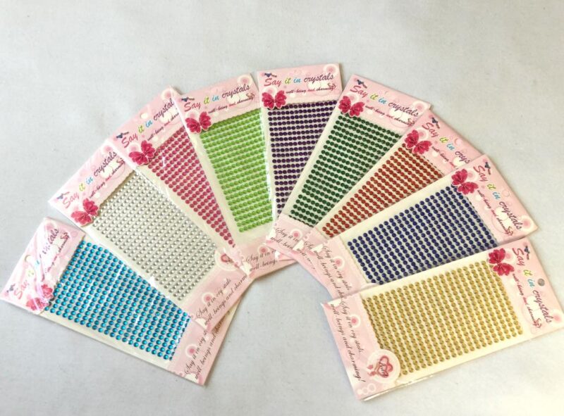 для декорирования мобильных телефонов, скарпбукинге, рукоделии, для украшения новогодних игрушек, различных аксессуаров, школьных принадлежностей, компьютерных мышек, ноутбуков, планшетов, фоторамок, фотоальбомов, шкатулок, различных подарков